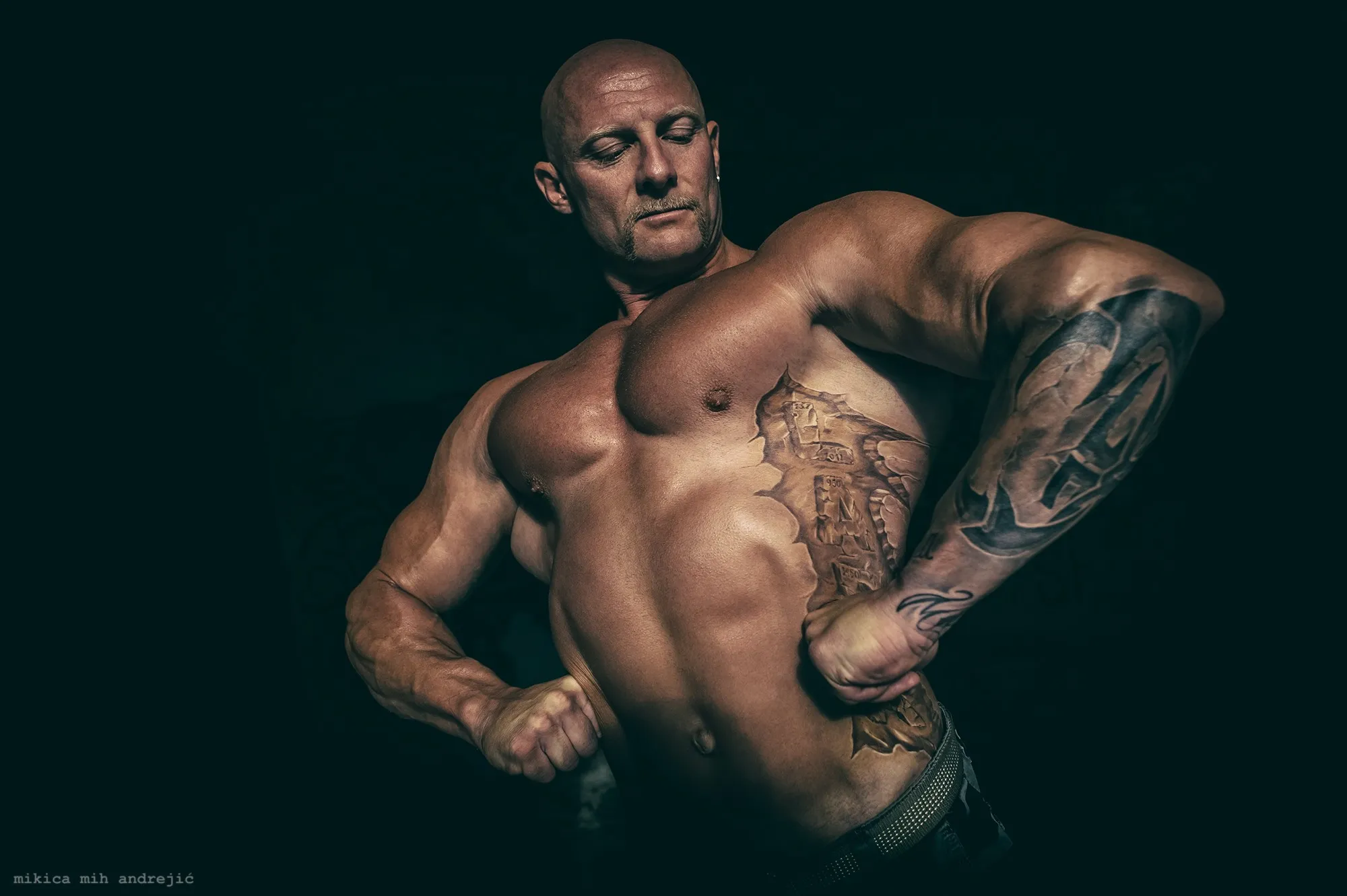 Nenad Mihajlović Hans, studijski portret
